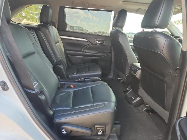 Photo 11 from auction – 2019 TOYOTA HIGHLANDER with VIN 5TDKZRFH7KS569668