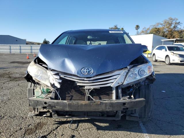 Photo 5 from auction – 2014 TOYOTA SIENNA LE with VIN 5TDKK3DC2ES497775