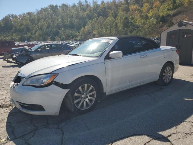 CHRYSLER 200 TOURIN 2013 with VIN 1C3BCBEB3DN560100 - Photo from auction