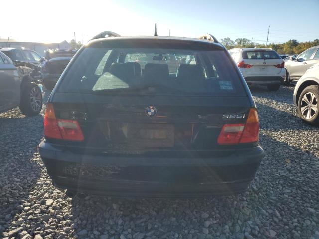 Photo 6 from auction – 2003 BMW 325 IT with VIN WBAAX13443PJ00017
