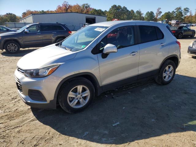 CHEVROLET TRAX LS 2019 with VIN 3GNCJKSB3KL278151 - Photo from auction