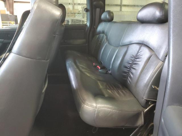 Photo 10 from auction – 2002 CHEVROLET SILVERADO with VIN 2GCEC19V121139126