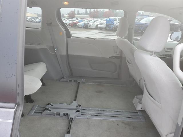 Foto 10 de la subasta – 2013 TOYOTA SIENNA LE con VIN 5TDKK3DC8DS311980