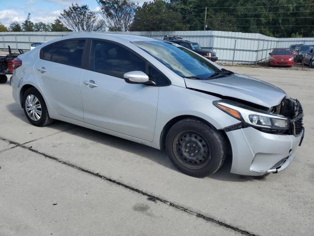 Photo 4 from auction – 2017 KIA FORTE LX with VIN 3KPFK4A73HE093977