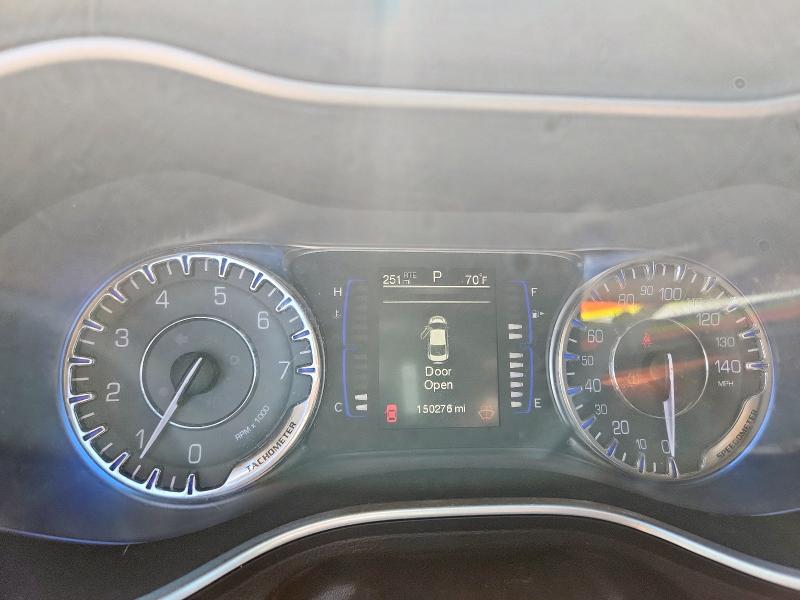 Photo 9 from auction – 2015 CHRYSLER 200 LIMITE with VIN 1C3CCCAB8FN600092