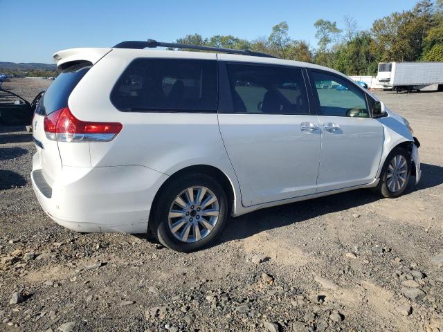 Photo 3 from auction – 2011 TOYOTA SIENNA XLE with VIN 5TDDK3DC1BS020209