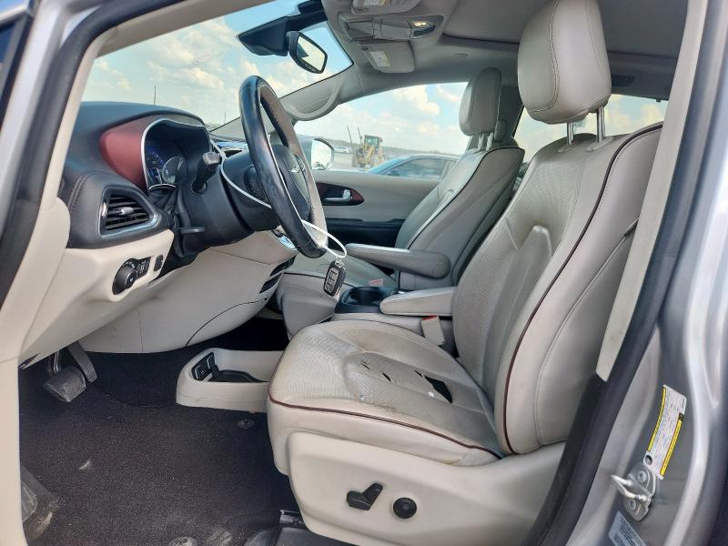 Photo 7 from auction – 2017 CHRYSLER PACIFICA L with VIN 2C4RC1GG1HR633390