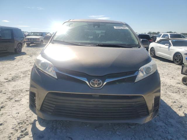 Photo 5 from auction – 2018 TOYOTA SIENNA LE with VIN 5TDKZ3DCXJS903114