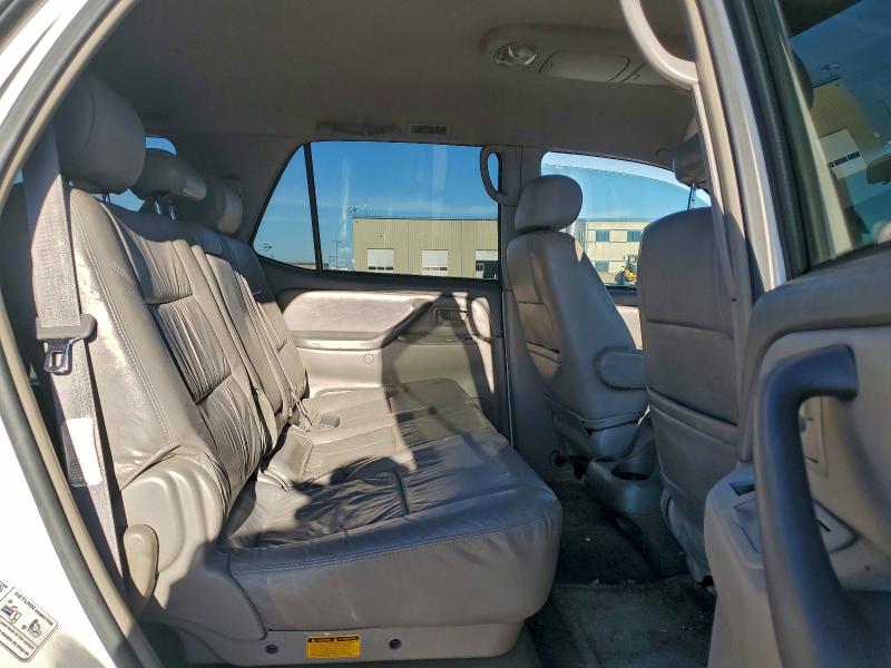 Photo 11 from auction – 2004 TOYOTA SEQUOIA SR with VIN 5TDZT34A24S227812