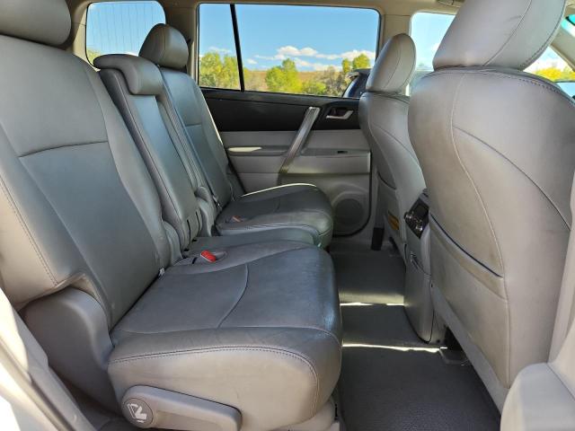 Photo 11 from auction – 2010 TOYOTA HIGHLANDER with VIN 5TDJK3EH3AS013287