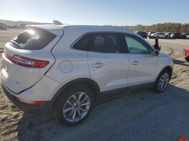 Photo 3 from auction – 2016 LINCOLN MKC SELECT with VIN 5LMCJ2C91GUJ15590