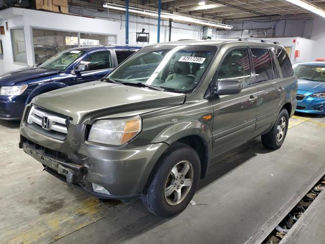 HONDA PILOT EX 2006 with VIN 5FNYF18676B021373 - Photo from auction