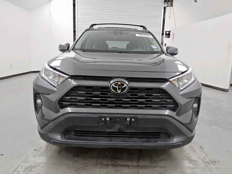 Photo 5 from auction – 2021 TOYOTA RAV4 XLE with VIN 2T3W1RFV5MC089355