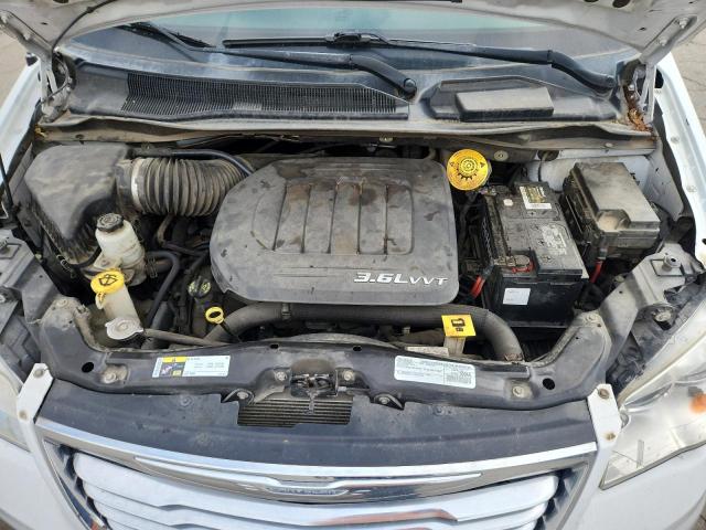 Photo 12 from auction – 2016 CHRYSLER TOWN & COU with VIN 2C4RC1BG1GR199154