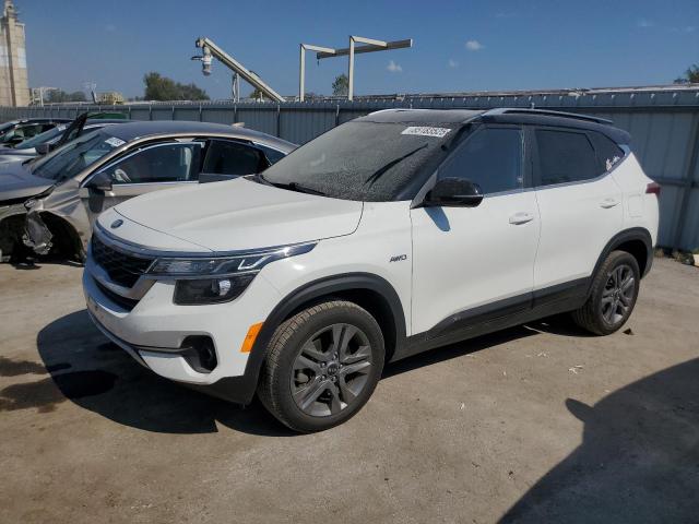 KIA SELTOS S 2021 with VIN KNDEUCAA1M7164339 - Photo from auction