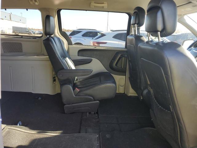 Photo 11 from auction – 2014 CHRYSLER TOWN & COU with VIN 2C4RC1CG4ER374332