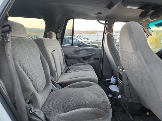 Photo 10 from auction – 2000 FORD EXPEDITION with VIN 1FMPU16L1YLA76178