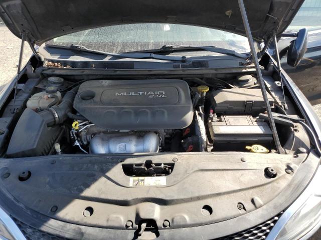 Photo 11 from auction – 2017 CHRYSLER 200 LIMITE with VIN 1C3CCCAB2HN507796