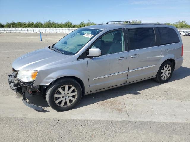 CHRYSLER TOWN & COU 2015 with VIN 2C4RC1BG5FR561212 - Photo from auction