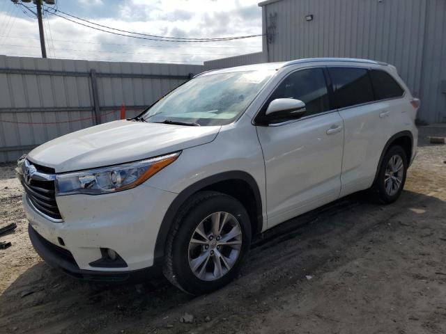 TOYOTA HIGHLANDER 2015 with VIN 5TDKKRFHXFS048745 - Photo from auction