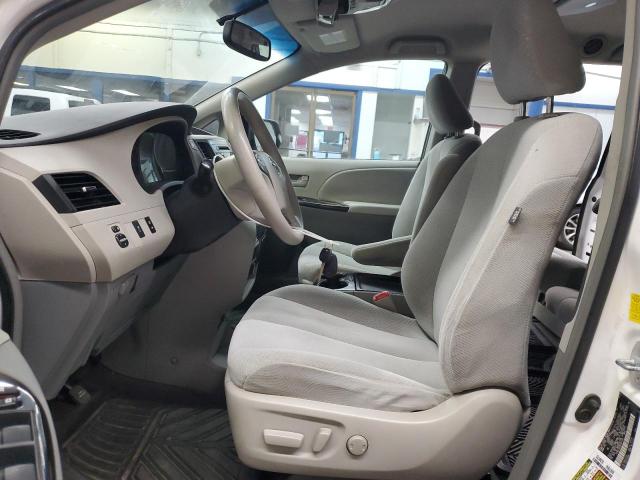 Photo 7 from auction – 2011 TOYOTA SIENNA LE with VIN 5TDKK3DC2BS054490