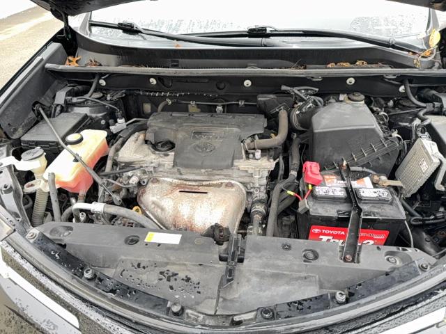 Photo 7 from auction – 2016 TOYOTA RAV4 LIMIT with VIN 2T3DFREV5GW441749