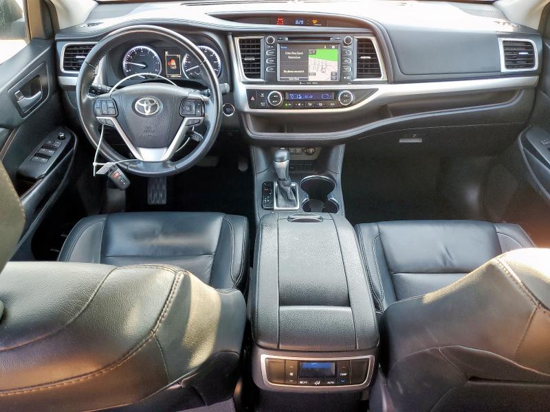 Photo 8 from auction – 2018 TOYOTA HIGHLANDER with VIN 5TDKZRFH2JS548984