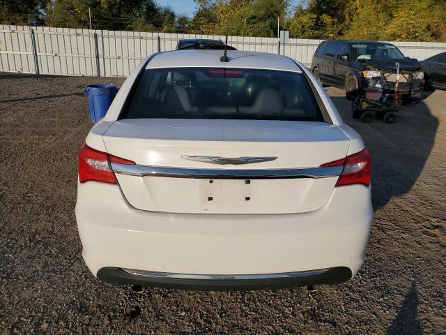 Photo 6 from auction – 2013 CHRYSLER 200 TOURIN with VIN 1C3CCBBG0DN697015