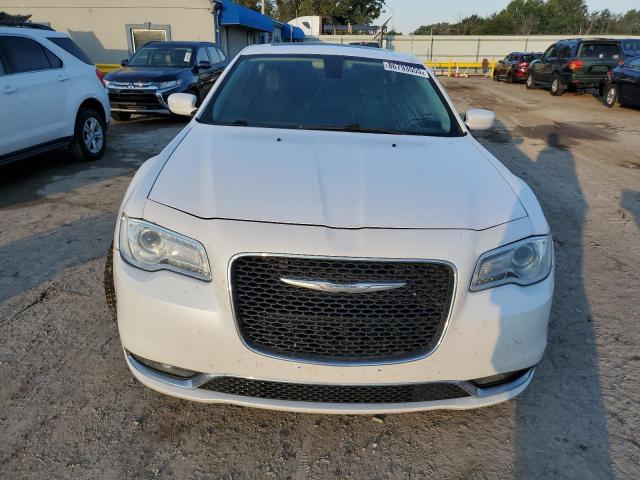Photo 5 from auction – 2015 CHRYSLER 300 LIMITE with VIN 2C3CCARG1FH854076