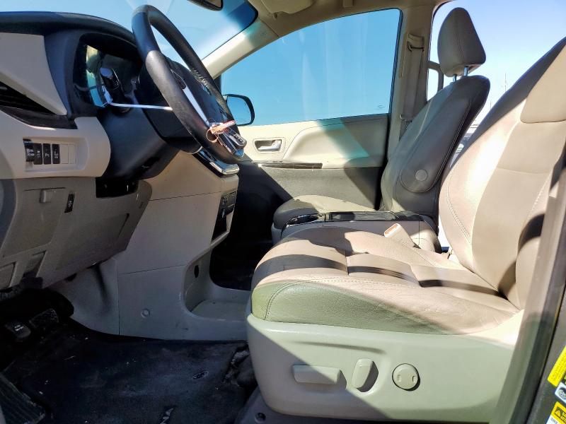 Photo 7 from auction – 2017 TOYOTA SIENNA XLE with VIN 5TDYZ3DC7HS893002