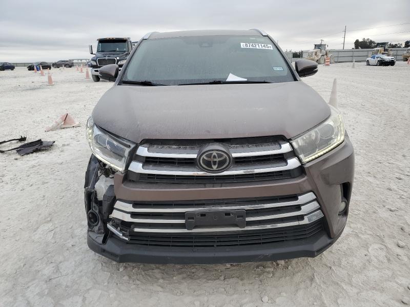 Photo 5 from auction – 2017 TOYOTA HIGHLANDER with VIN 5TDYZRFH1HS199966