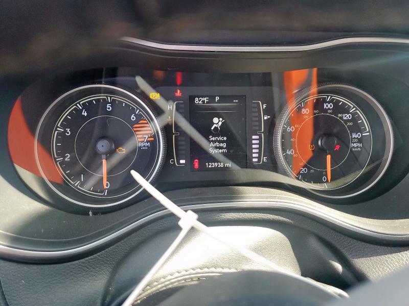Photo 9 from auction – 2019 JEEP CHEROKEE L with VIN 1C4PJLLB2KD176392