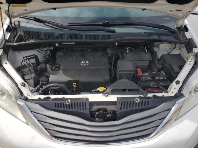 Photo 12 from auction – 2011 TOYOTA SIENNA XLE with VIN 5TDYK3DCXBS066929