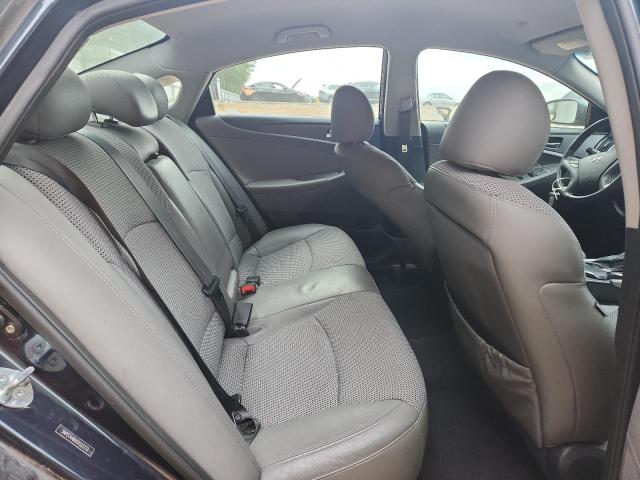 Фото 10 с аукциона – 2012 HYUNDAI SONATA SE с VIN 5NPEC4ABXCH337772