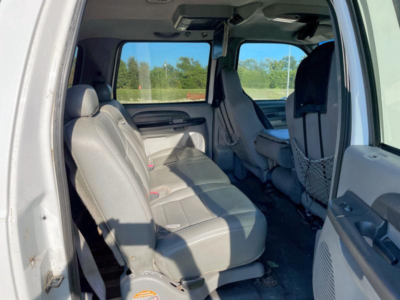 Photo 6 from auction – 2005 FORD EXCURSION with VIN 1FMSU41P15ED42210