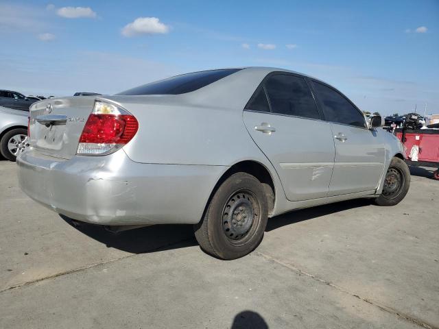 Photo 3 from auction – 2005 TOYOTA CAMRY LE with VIN 4T1BE32K75U619667