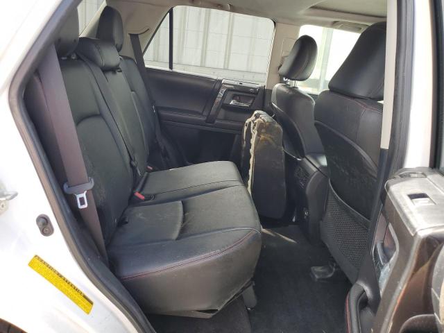 Photo 11 from auction – 2016 TOYOTA 4RUNNER SR with VIN JTEBU5JR1G5294170