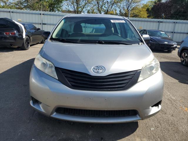Photo 5 from auction – 2011 TOYOTA SIENNA with VIN 5TDZK3DC4BS013437