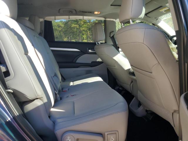 Photo 11 from auction – 2019 TOYOTA HIGHLANDER with VIN 5TDKZRFH9KS290612