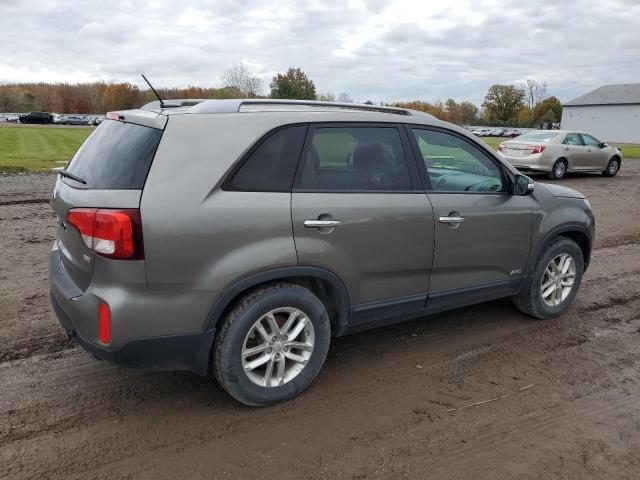 Photo 3 from auction – 2015 KIA SORENTO LX with VIN 5XYKTCA62FG574526