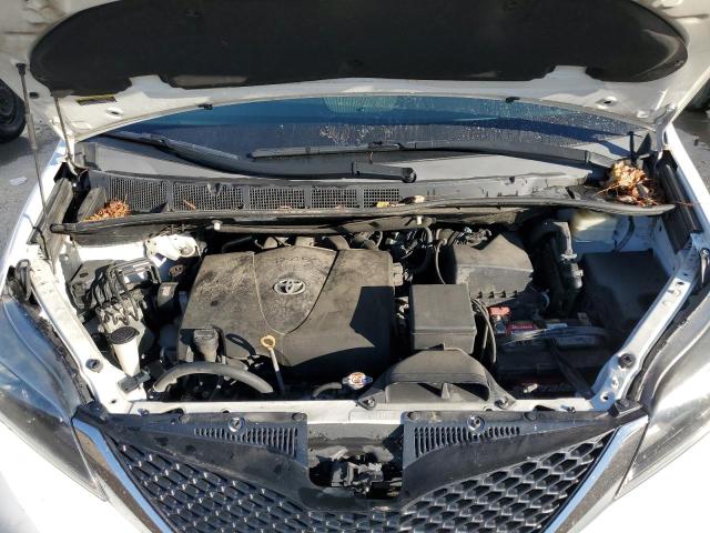 Photo 12 from auction – 2017 TOYOTA SIENNA SE with VIN 5TDXZ3DC7HS858830