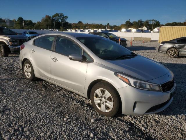 Photo 4 from auction – 2017 KIA FORTE LX with VIN 3KPFK4A72HE037108