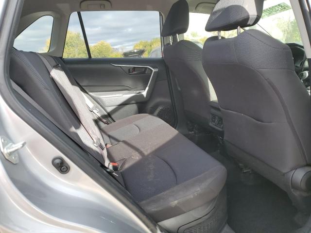 Photo 11 from auction – 2019 TOYOTA RAV4 LE with VIN JTMLWRFVXKJ016559