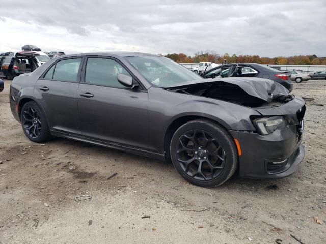 Фото 4 с аукциона – 2019 CHRYSLER 300 S с VIN 2C3CCABG0KH740820
