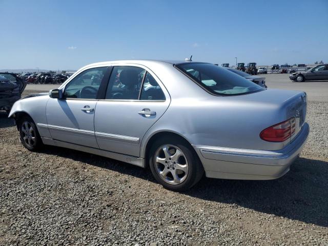 Фото 2 с аукциона – 2002 MERCEDES-BENZ E 320 с VIN WDBJF65J32B410689