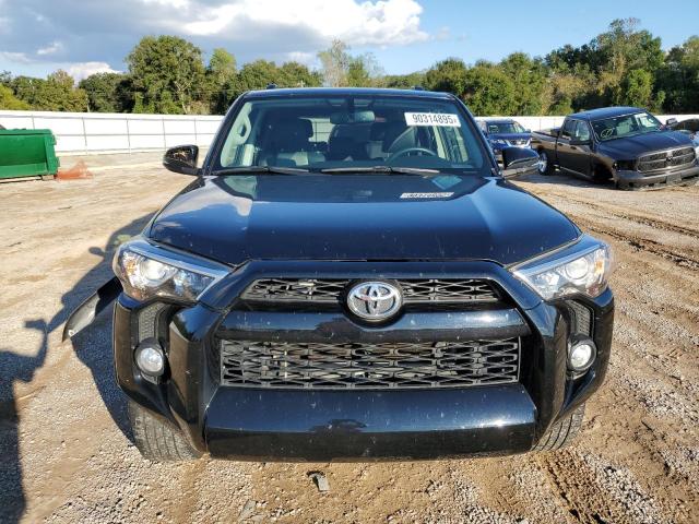 Photo 5 from auction – 2019 TOYOTA 4RUNNER SR with VIN JTEZU5JR4K5209023