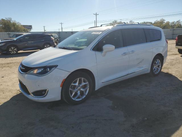 CHRYSLER PACIFICA T 2017 with VIN 2C4RC1EG9HR538739 - Photo from auction