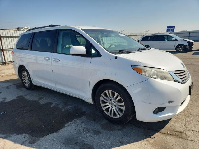 Photo 4 from auction – 2013 TOYOTA SIENNA with VIN 5TDYK3DC0DS325995