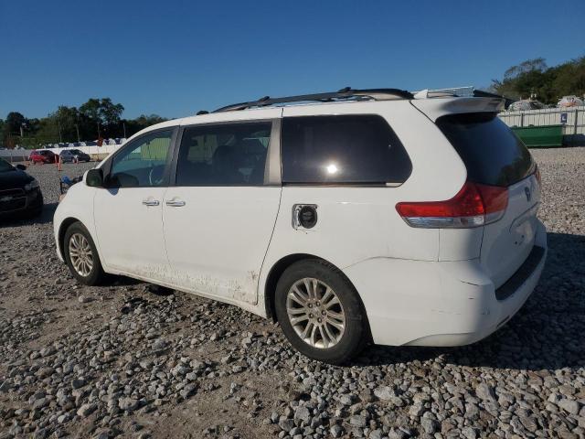 Photo 2 from auction – 2011 TOYOTA SIENNA XLE with VIN 5TDYK3DC7BS019857