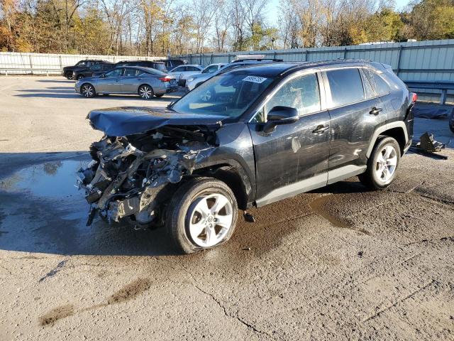 TOYOTA RAV4 XLE 2019 with VIN JTMW1RFV8KD011886 - Photo from auction